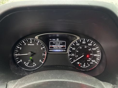Used 2019 Nissan Pathfinder SL AWD/4WD image 27