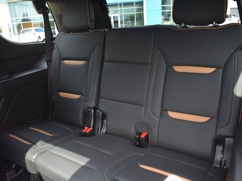 Used 2024 GMC Yukon AT4 w/ AT4 Premium Plus Package AWD/4WD image 17