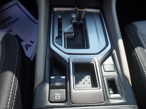 Used 2023 Subaru Forester AWD/4WD image 18