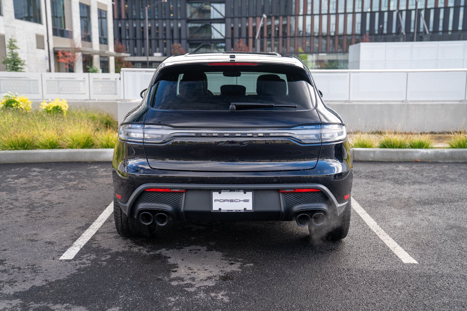 Certified 2023 Porsche Macan S AWD/4WD image 7