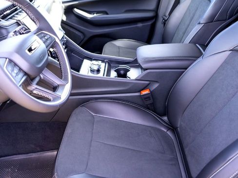 New 2025 Jeep Grand Cherokee L Altitude image 10