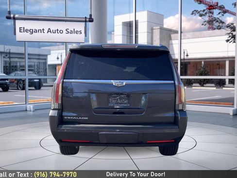 Used 2017 Cadillac Escalade ESV Premium Luxury AWD/4WD image 6