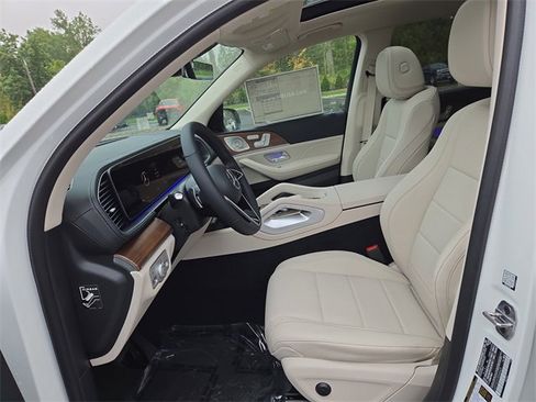 New 2026 Mercedes-Benz GLS 450 4MATIC image 26