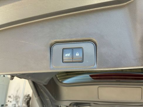 Used 2025 Nissan Rogue SV AWD/4WD image 23