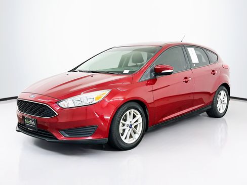 Used 2017 Ford Focus SE image 3