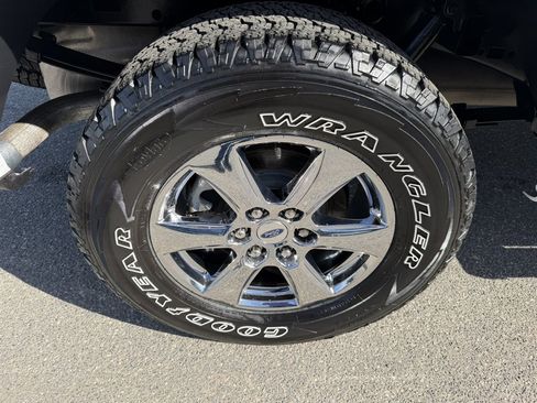 Used 2019 Ford F150 XLT w/ Equipment Group 302A Luxury image 6