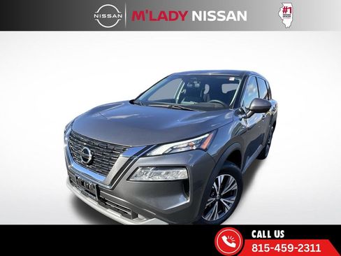 Used 2021 Nissan Rogue SV image 2