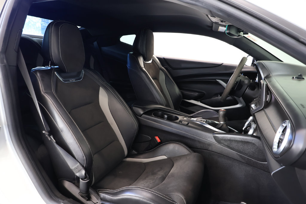 Used 2018 Chevrolet Camaro SS RWD image 21