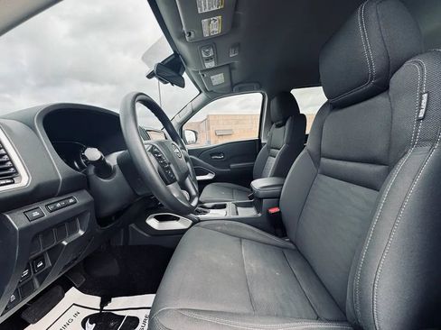 Used 2022 Nissan Frontier SV image 8