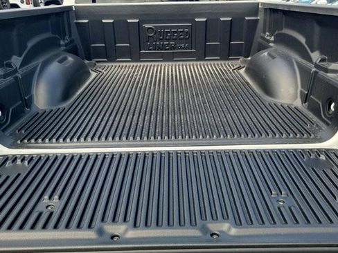Used 2022 RAM 1500 Laramie AWD/4WD image 11