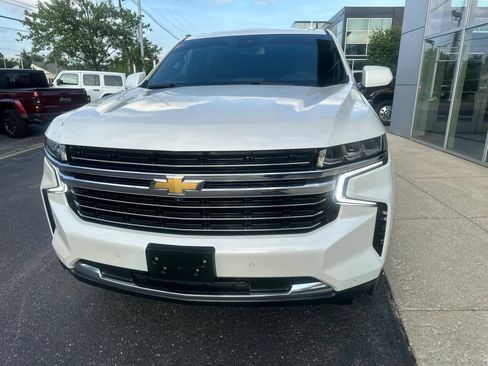 Used 2023 Chevrolet Suburban LT w/ Luxury Package AWD/4WD image 7
