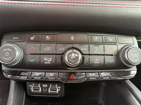 Certified 2024 Dodge Durango GT image 29