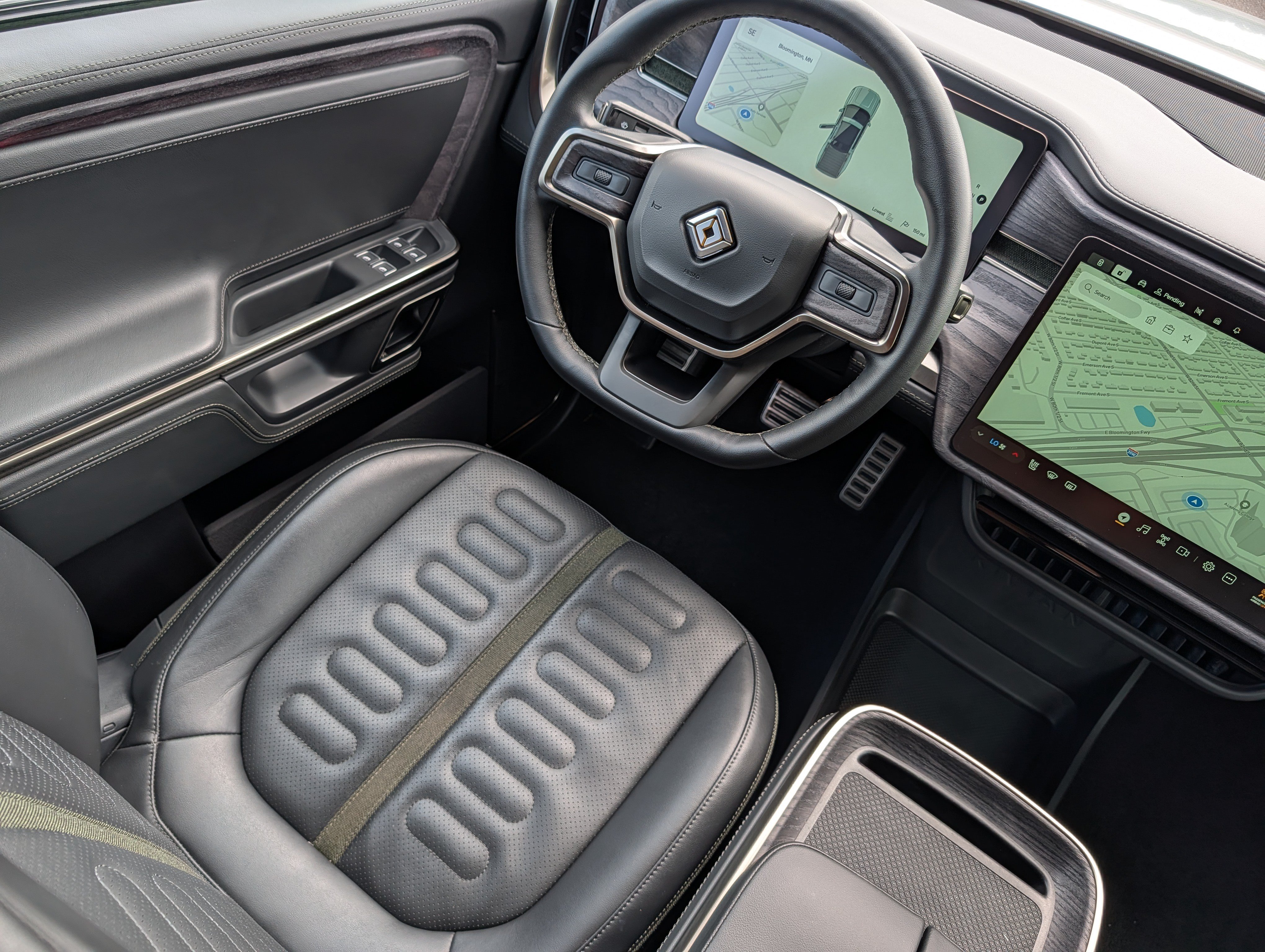 Used 2022 Rivian R1T Adventure AWD/4WD image 9
