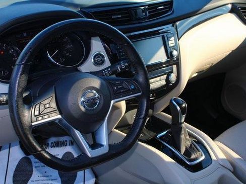 Used 2022 Nissan Rogue Sport SL w/ Premium Package image 4