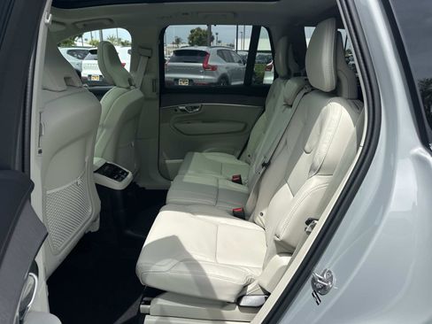New 2026 Volvo XC90 T8 Ultra w/ Protection Package Premier AWD/4WD image 17