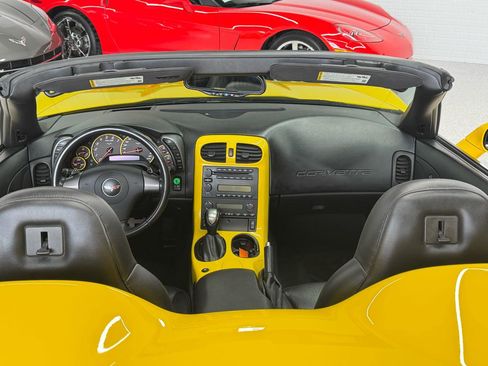 Used 2006 Chevrolet Corvette Convertible w/ Preferred Equipment Group RWD image 52