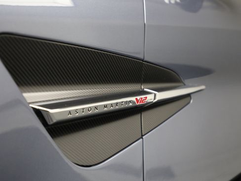 New 2025 Aston Martin Vanquish image 33