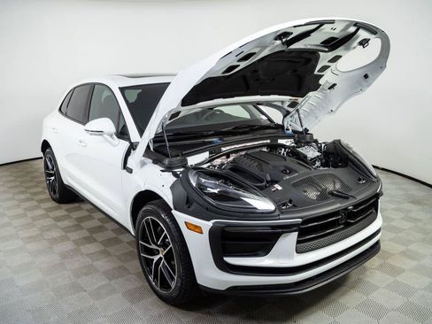 New 2026 Porsche Macan AWD/4WD image 34
