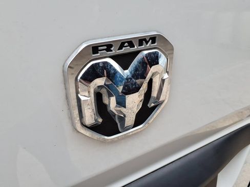 Used 2024 RAM ProMaster 2500 w/ Convenience Group FWD image 32