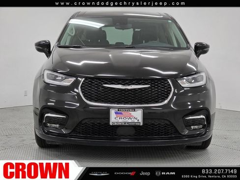 Used 2024 Chrysler Pacifica Limited FWD image 2