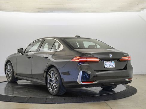 Used 2026 BMW 530i xDrive w/ Premium Package AWD/4WD image 2