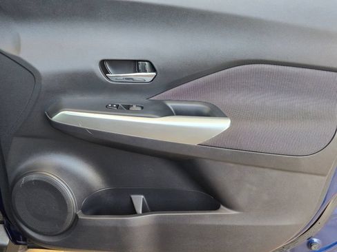 Used 2019 Nissan Kicks SV FWD image 27
