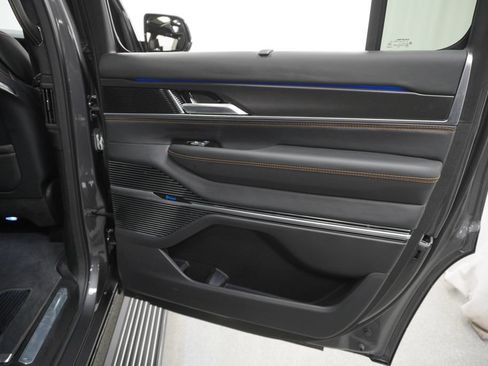 Certified 2025 Jeep Grand Wagoneer Series III w/ Rear Seat Video Group 1 AWD/4WD image 48