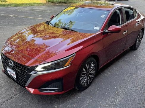 Used 2023 Nissan Altima 2.5 SV w/ SV Premium Package FWD image 28