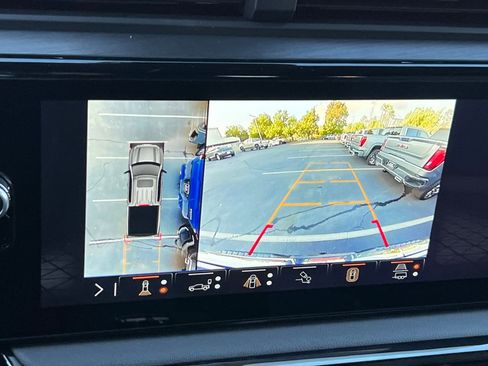 Used 2025 GMC Sierra 1500 AT4 w/ Technology Package image 23