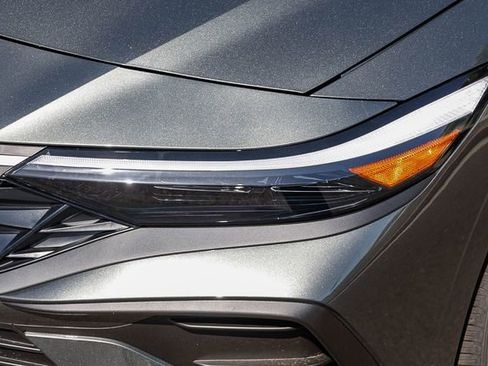 New 2026 Hyundai Elantra Hybrid FWD image 8