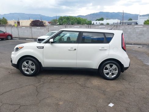 Used 2018 Kia Soul w/ Convenience Package FWD image 4