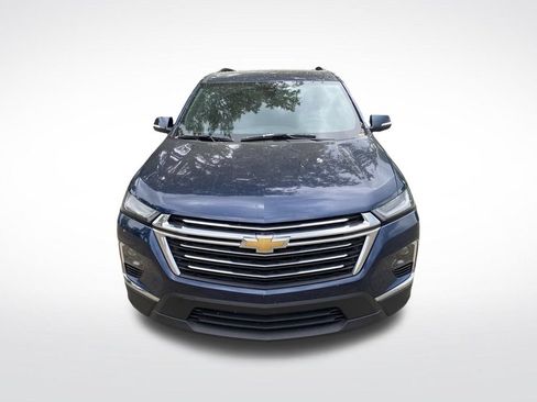 Used 2023 Chevrolet Traverse LT FWD image 2