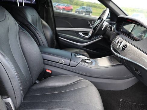 Used 2017 Mercedes-Benz S 550 Sedan image 15
