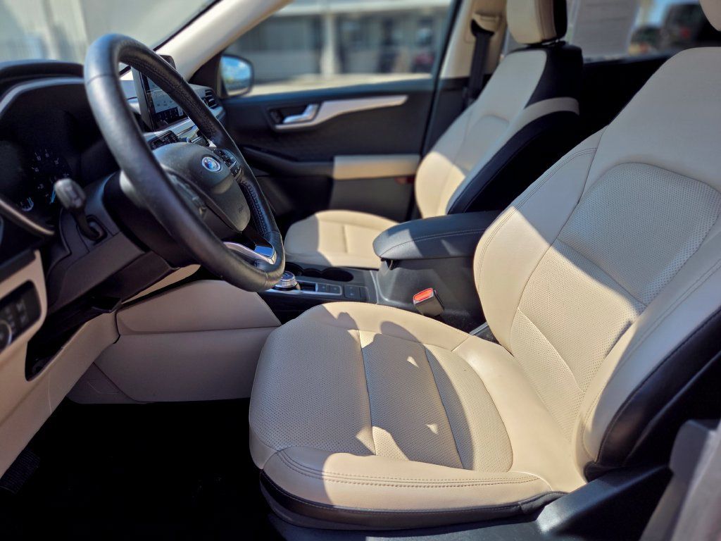 Certified 2020 Ford Escape SEL FWD image 17