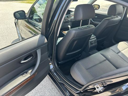 Used 2010 BMW 328i xDrive Sedan AWD/4WD image 12