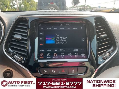 Used 2019 Jeep Cherokee Limited w/ Technology Group FWD image 24