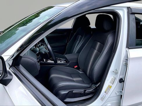 Used 2022 Honda Civic Sport image 14