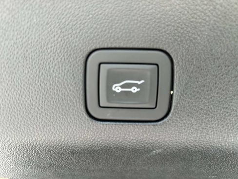 Used 2025 Cadillac Escalade ESV Sport Platinum w/ LPO, ONYX Package AWD/4WD image 11