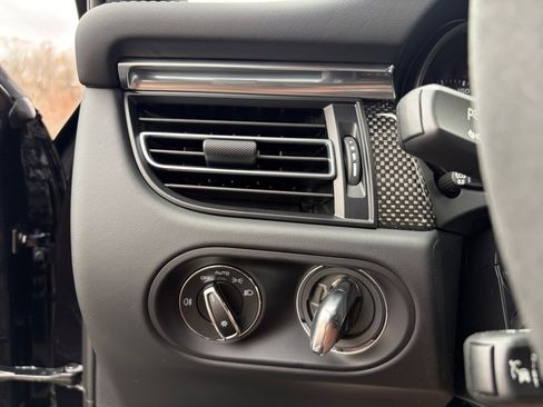 New 2026 Porsche Macan GTS image 24