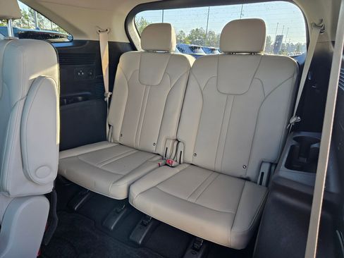 Certified 2025 Kia Sorento EX w/ EX Panoramic Sunroof Package image 32