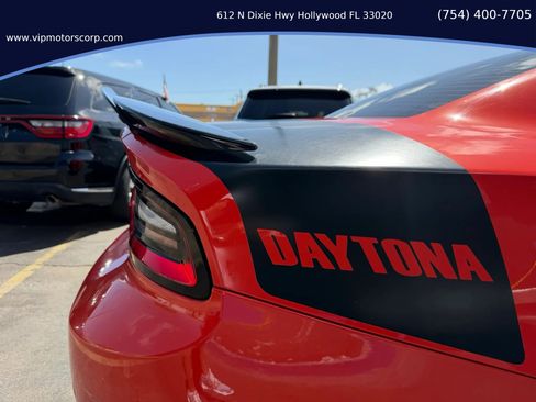 Used 2017 Dodge Charger R/T RWD image 10