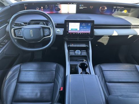 Used 2024 Lincoln Nautilus Reserve image 10