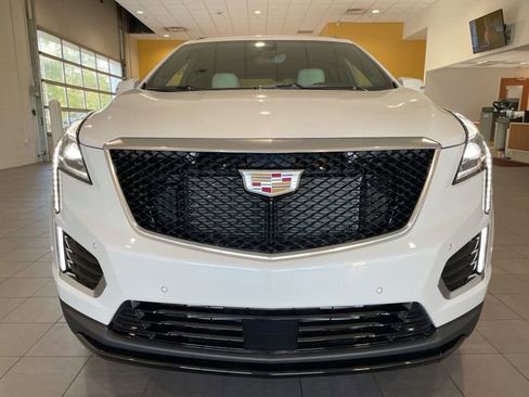 New 2026 Cadillac XT5 Sportv w/ LPO, Floor Liner Package AWD/4WD image 9