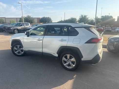 Used 2021 Toyota RAV4 Limited AWD/4WD image 5