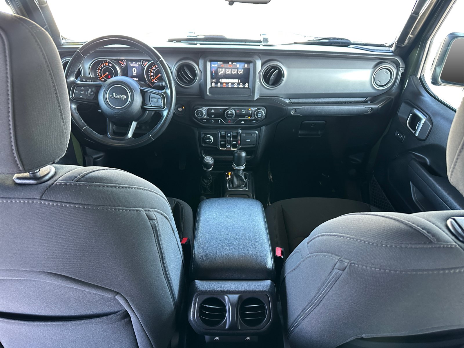 Used 2022 Jeep Gladiator Sport AWD/4WD image 10