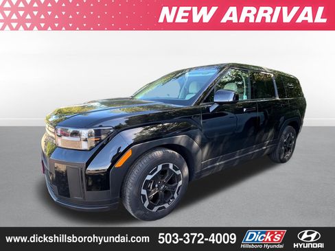 Used 2025 Hyundai Santa Fe SE AWD/4WD image 2