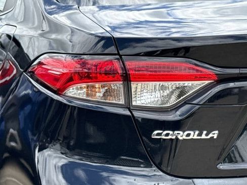 Used 2025 Toyota Corolla LE FWD image 6
