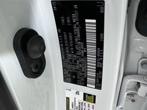 Used 2022 Toyota Corolla Cross LE image 29