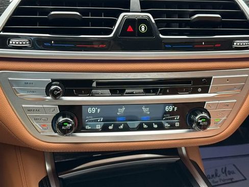 Used 2020 BMW 750i xDrive w/ Executive Package AWD/4WD image 35