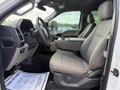Used 2022 Ford F250 XLT image 11